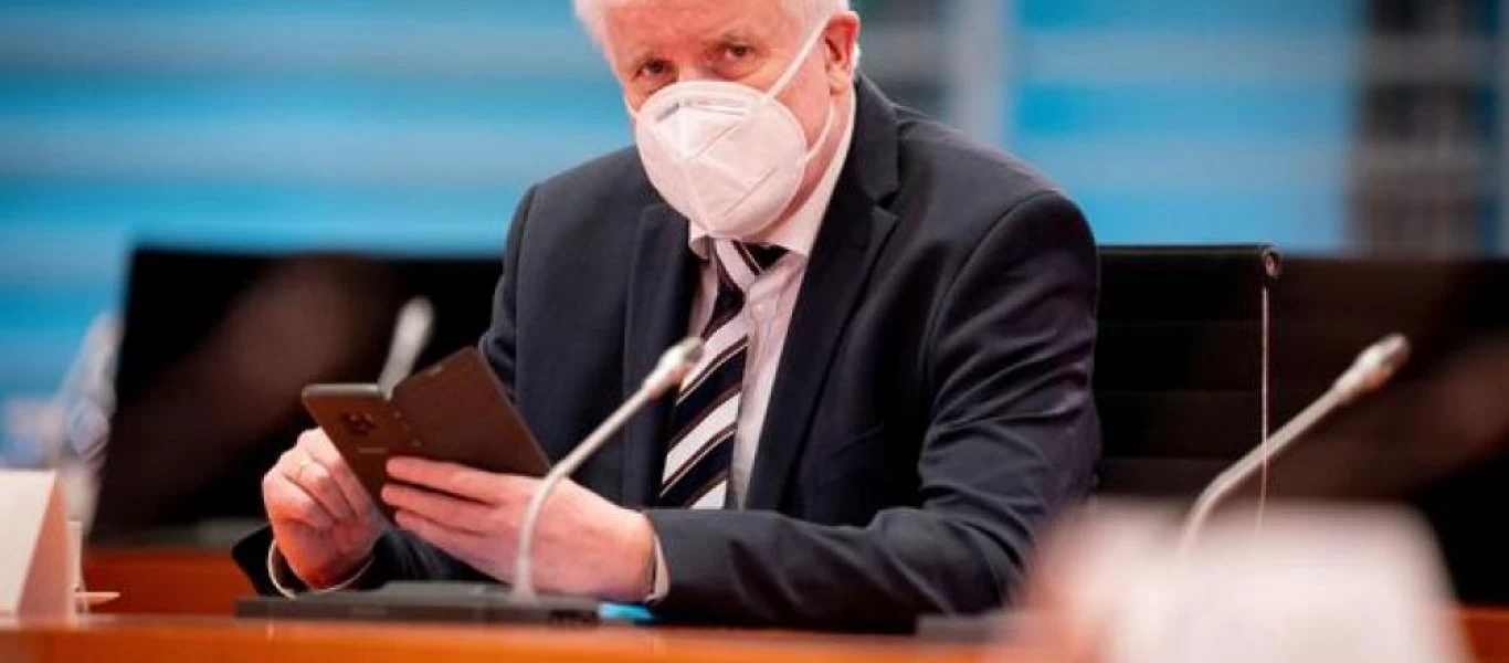 Ο Γερμανός ΥΠΕΣ δεν θέλησε να εμβολιαστεί με AstraZeneca και να δώσει κυβερνητικό «σόου»